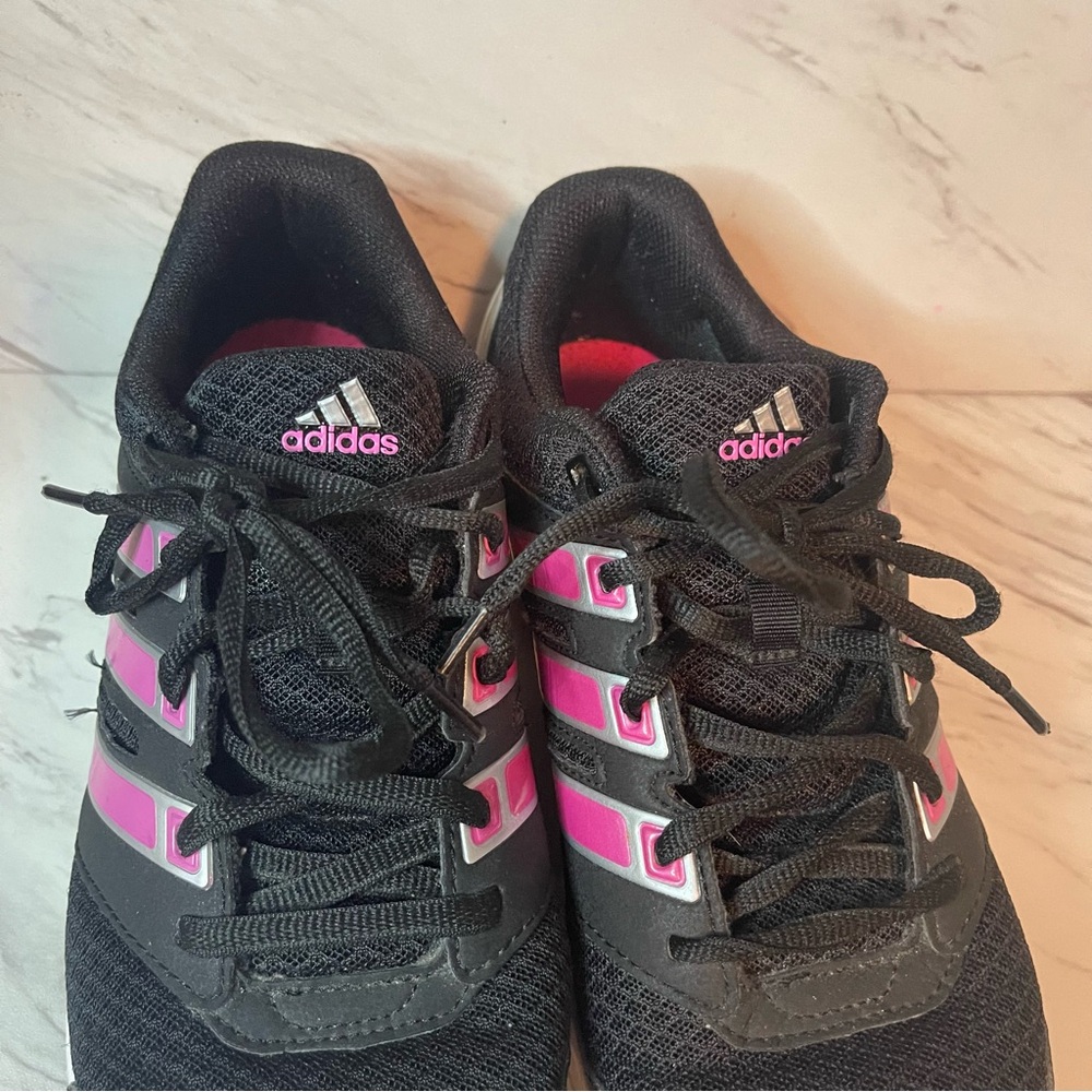Women's Adidas Sneakers Size 8 - Picture 2 of 11